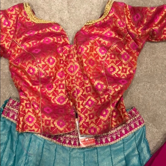 Chaniya Choli - Picture 2 of 4